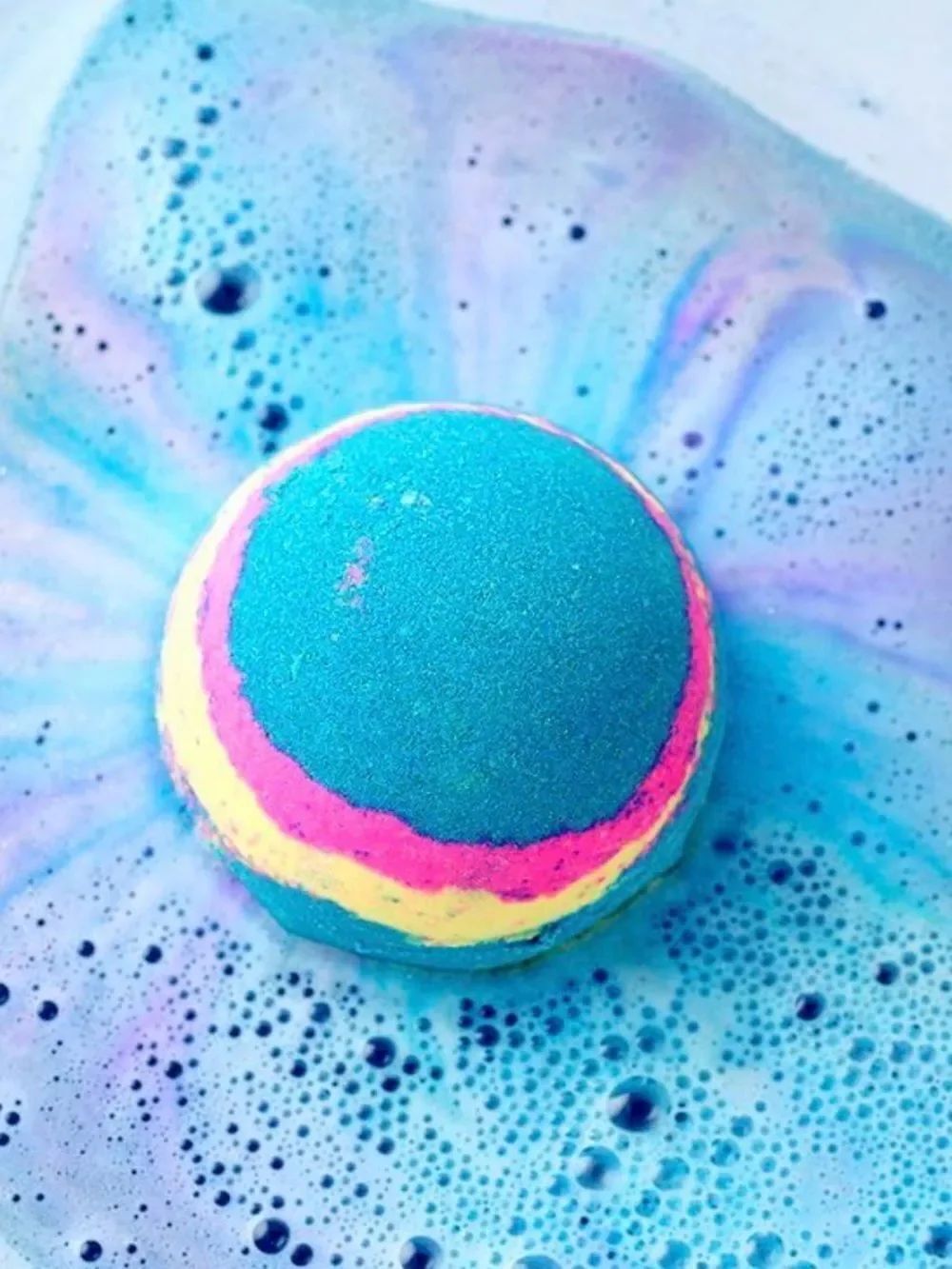 Lush Intergalactic Bath Bomb 6.7 oz